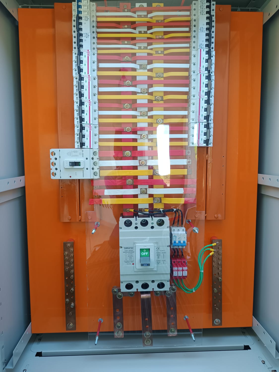Serviço elétrico comercial